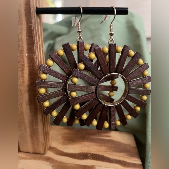 DROP WOODEN BEADED EARRINGS - Picture 7 of 8